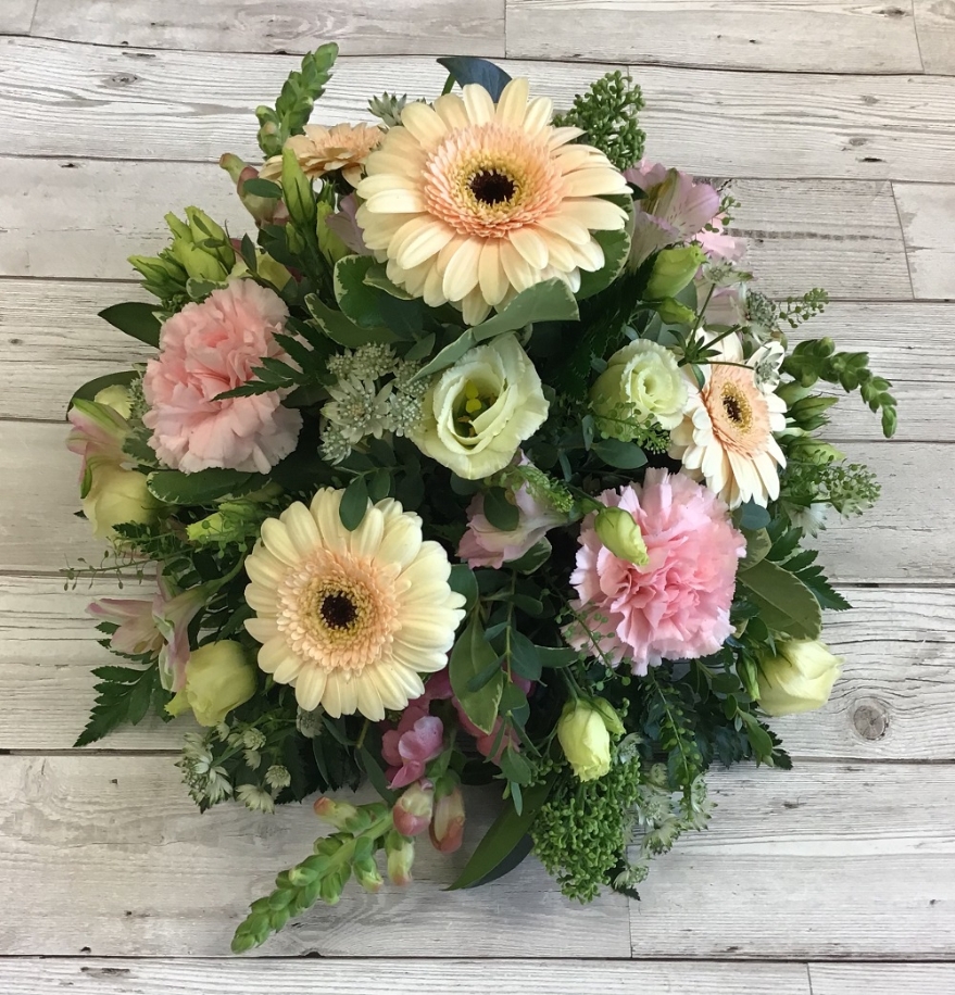 Florist’s Choice Flat Posy Tribute