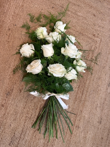 12 Rose Tied Sheaf