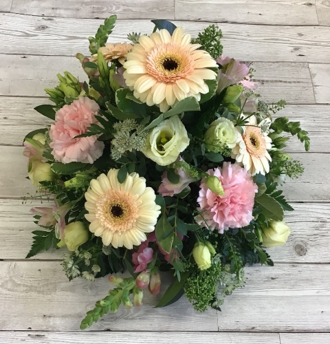 Florist’s Choice Flat Posy Tribute
